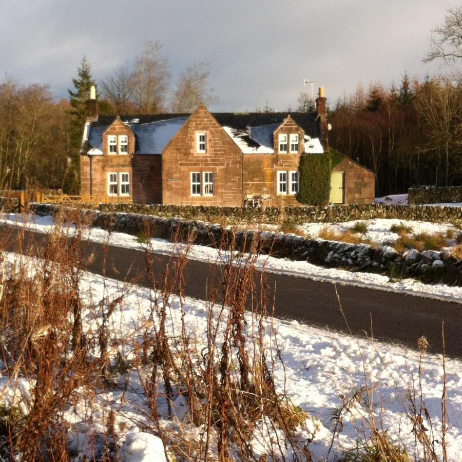 Ghillie'S Cottage Penpont Exterior photo